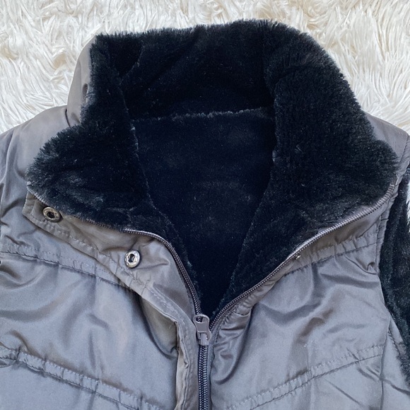 πHPπ KC Collections Reversible Vest π Gray & Black - Picture 6 of 16